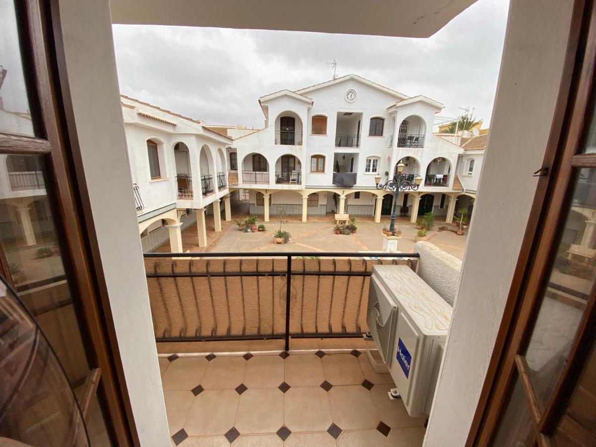 Orihuela Costa 2-Bedroom 1-Bath Renovated Vacation Rental On La Zenia Beach Kültér fotó
